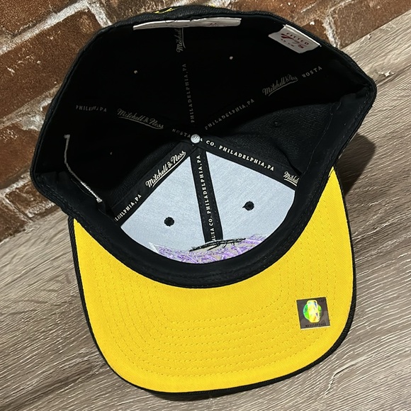 Mitchell and Ness - Picture 6 of 8